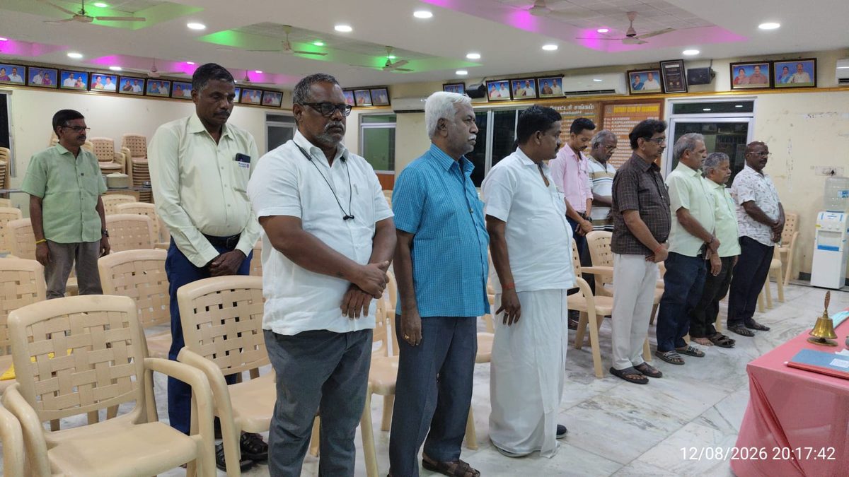 Dr. S. Ponnarasu being honoured with a shawl by Rotary Club of Kallakurichi members